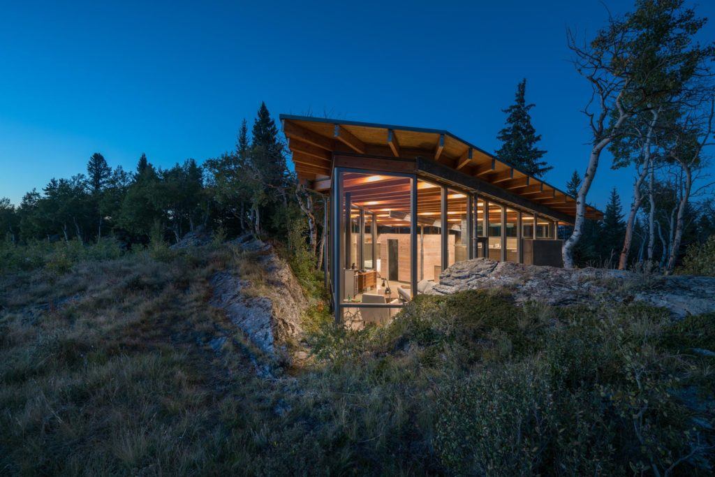 James Cutler's design for the Rock House is derived from the landscape, with the front glass wall following the natural profile of the rock outcropping at Carraig Ridge